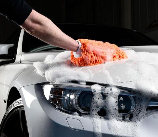 Lave auto lustrant pour carrosserie voiture
